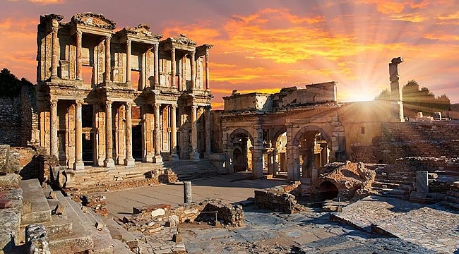 DENİZ ZEYREK EFES TARLASI YAŞAM KÖYÜ’NE GELİYOR