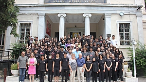 İzmir Namık Kemal Lisesi 67 yıllık mezununu misafir etti