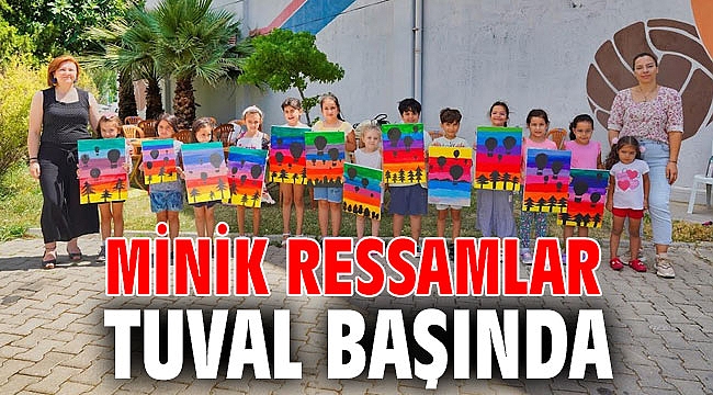 Minik ressamlar tuval başında