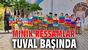 Minik ressamlar tuval başında