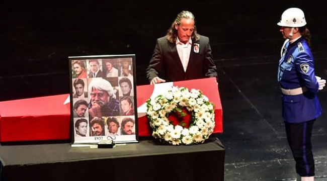 Usta sanatçı Cüneyt Arkın, son yolculuğuna uğurlandı