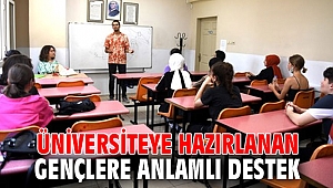 Üniversiteye hazırlanan gençlere anlamlı destek
