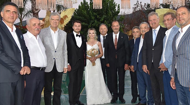 Ahmet Akyüz oğlunu evlendirdi!