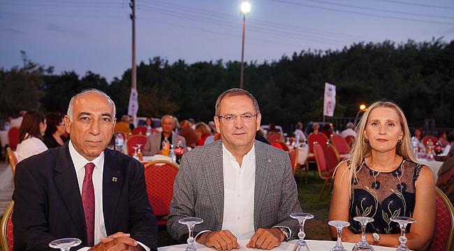 AYVALIK ATATÜRKÇÜ DÜŞÜNCE DERNEĞİ’NDEN DAYANIŞMA YEMEĞİ
