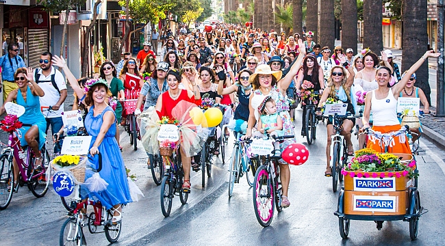 Süslü Kadınlar Karşıyaka’da pedallayacak