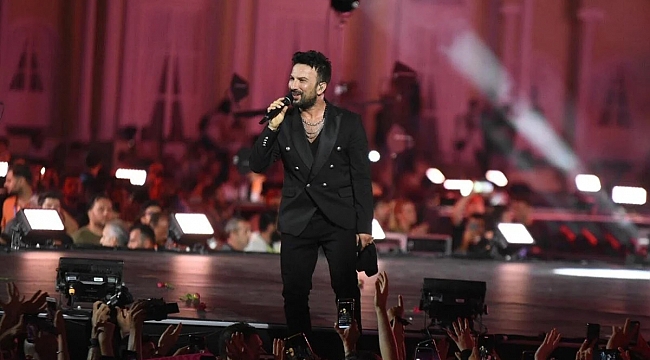Tarkan'dan İzmir'e: Dün gece ne oldu öyle? Tarihe geçmişiz!