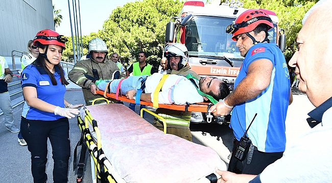 İzmir Büyükşehir Belediyesi'nden yangın tatbikatı