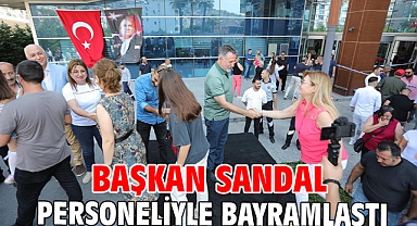 Başkan Sandal personeliyle bayramlaştı