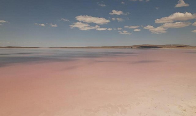 Tuz Gölü pembe renge büründü