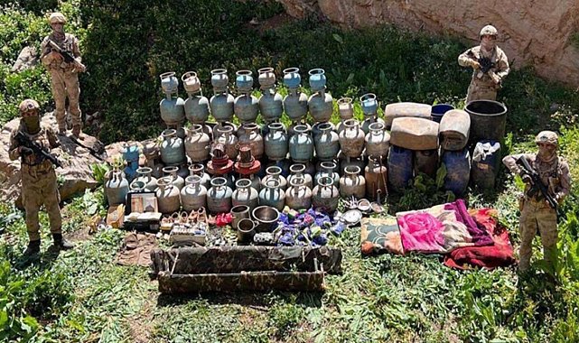 Van'da PKK sığınağında amonyum nitrat ve yaşam malzemeleri ele geçirildi