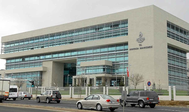 Anayasa Mahkemesi bir siyasi partiyi “sildi”