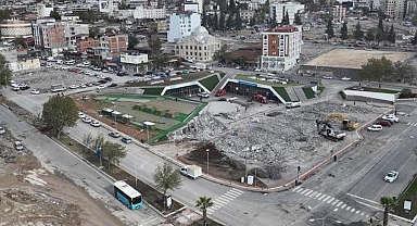 Halk arasında 'saçma yapı' olarak adlandırılıyordu: Yıkılıyor