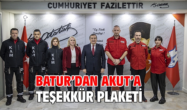 Batur’dan AKUT’a teşekkür plaketi