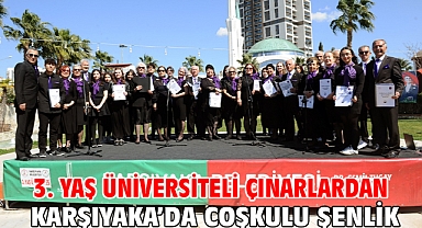 3. Yaş Üniversiteli çınarlardan Karşıyaka’da coşkulu şenlik