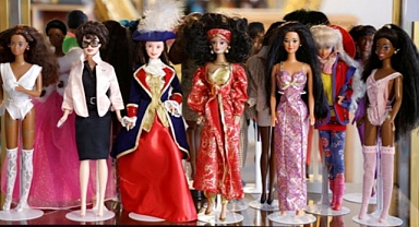 Barbie 65 yaşında