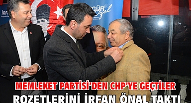 Memleket Partisi’den CHP’ye geçtiler... Rozetlerini İrfan Önal taktı
