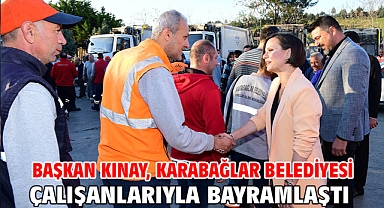 Başkan Kınay, Karabağlar Belediyesi çalışanlarıyla bayramlaştı