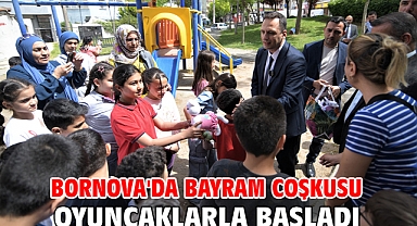 Bornova'da Bayram coşkusu oyuncaklarla başladı