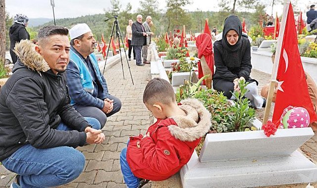 Deprem illerinde hüzün vardı