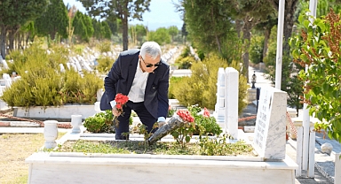ZAFER BAYRAMINDA ŞEHİT AİLELERİ UNUTULMADI