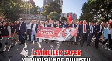İzmirliler Zafer Yürüyüşü’nde buluştu