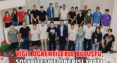 Yiğit öğrencilerle buluştu, sosyalleşme önerisi yaptı