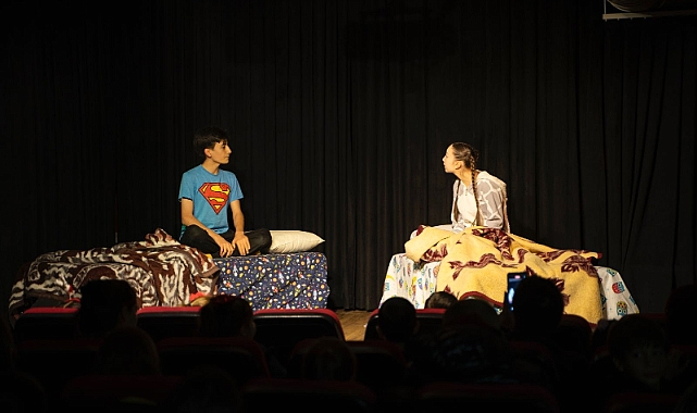 Balçovalı çocukların tiyatro keyfi