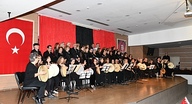 Çiğli’de Rebetiko Korosu Rüzgarı Esti