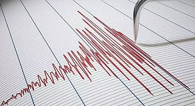 Ege Denizi'nde 5,2 ve 5,1 büyüklüğünde deprem