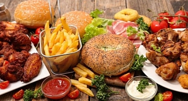 Fast food tarzı gıdalar, kanser gelişimine zemin hazırlıyor