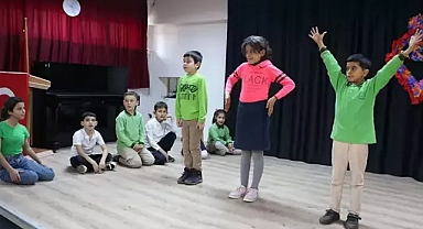 İlkokul öğrencileri, işitme engelli akranlarıyla tiyatro sahnesinde buluşacak