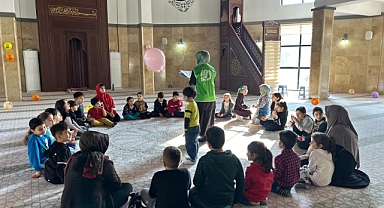 İZMİR GENÇ İHH'DAN ANLAMLI BİR ETKİNLİK: KARDEŞLİK COĞRAFYASI CAMİ BULUŞMASI