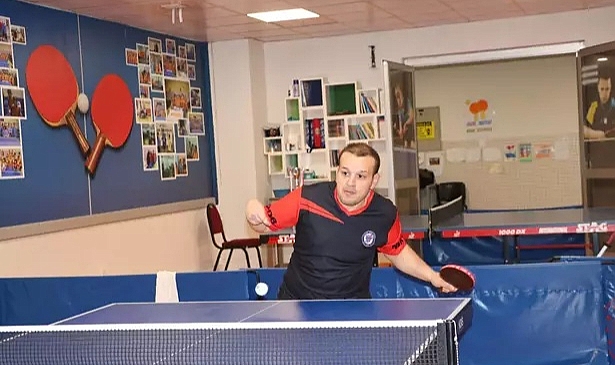 Serebral palsili Sinan, masa tenisinde olimpiyatı hedefliyor