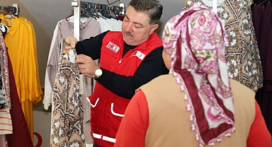 Türk Kızılay Karşıyaka’dan, İhtiyaç Sahiplerine Kışlık Kıyafet Yardımı