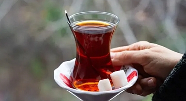 Uzmanı uyardı: Çayı yanlış mı içiyoruz?