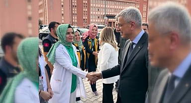 Bakan Memişoğlu, hekimlerin tıp bayramını kutladı