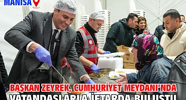 Başkan Zeyrek, Cumhuriyet Meydanı'nda Vatandaşlarla İftarda Buluştu