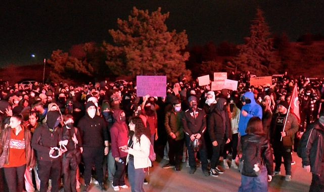 CHP'den RTÜK önünde 'yayın durdurma' protestosu