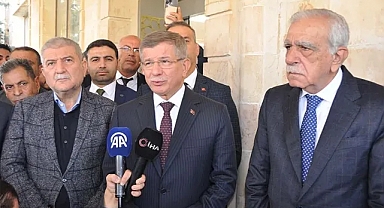Davutoğlu: Türkiye'yi Kaosa Sürüklemeyin