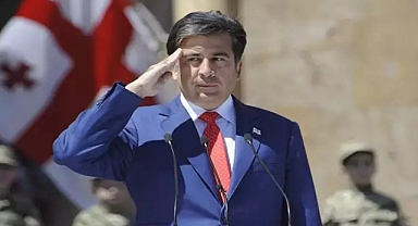 Eski Gürcistan Cumhurbaşkanı Saakaşvili'ye 4,5 yıl hapis cezası