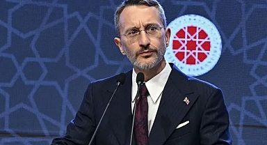 Fahrettin Altun: Cumhurbaşkanımıza yönelik bu hakaretleri ettiren o korkak şahıs ve grupları uyarıyoruz