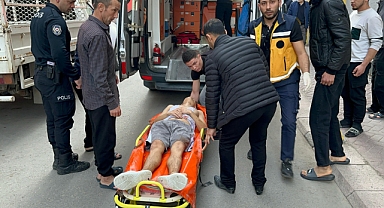 Oyun yüzünden tartıştığı 2 ev arkadaşını bıçakladı