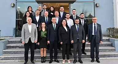 Özgür Özel, Manisa Barosu'nu ziyaret etti