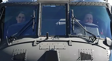 TSK'nın kadın pilotları helikopterlerle görevden göreve koşuyor