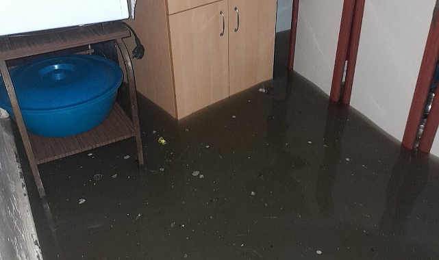 Ankara'da sağanak; cadde ve sokaklar suyla doldu