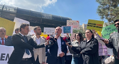 Atanamayan öğretmenlerden MEB önünde basın açıklaması