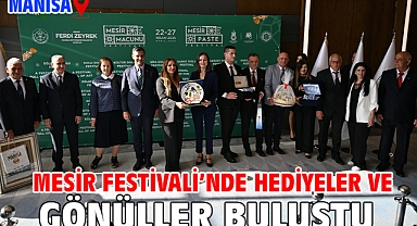 Mesir Festivali’nde hediyeler ve gönüller buluştu
