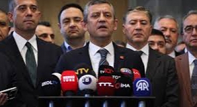 Özel'den, eski genel başkanlara kurultay daveti