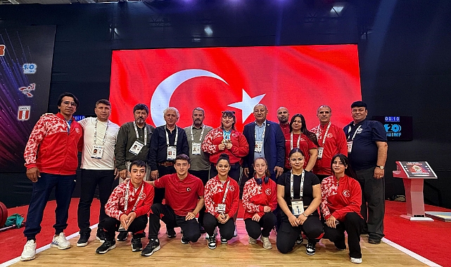 Milli halterci Fatmagül Çevik, dünya şampiyonu