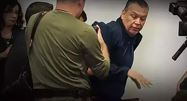 ABD’li bakana soru sormak isteyen senatör zorla dışarı çıkarıldı
